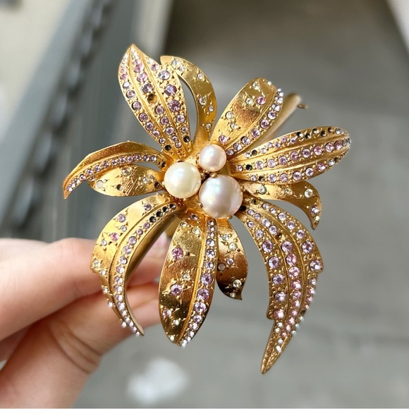 CHANEL Rare 2002 Large Gold Crystal Flower Cuff Bangle Bracelet - Picture 3 of 9